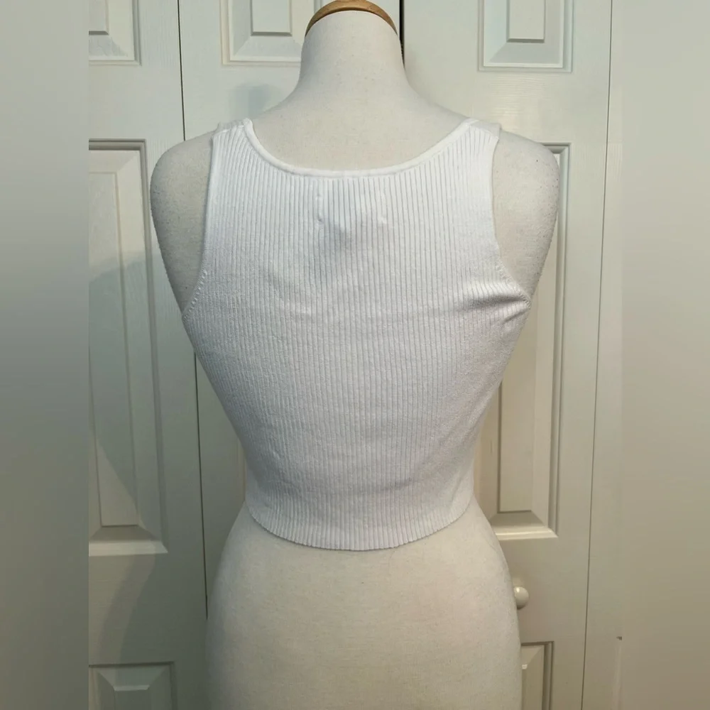 NWT LITA by Ciara White Ribbed Crop Top - Picture 6 of 8